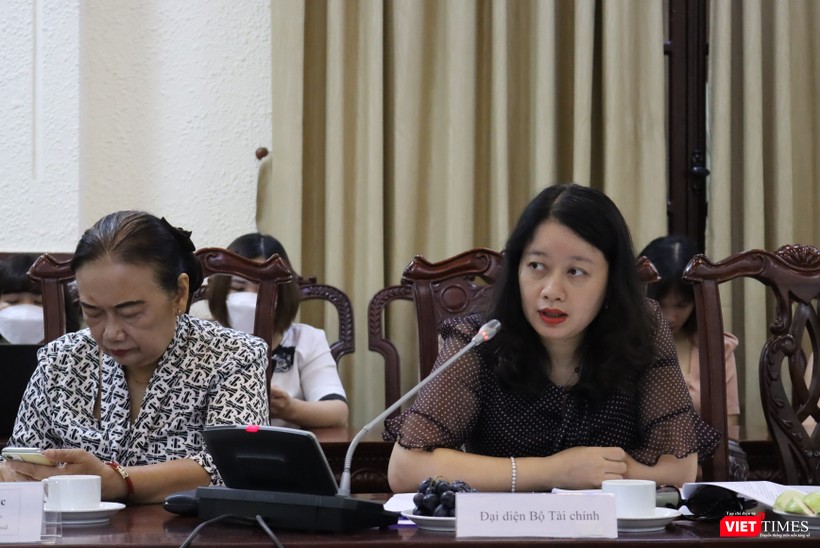 VT_ Dai dien BTC.jpg