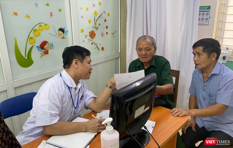 VT_ Khám bệnh.jpg