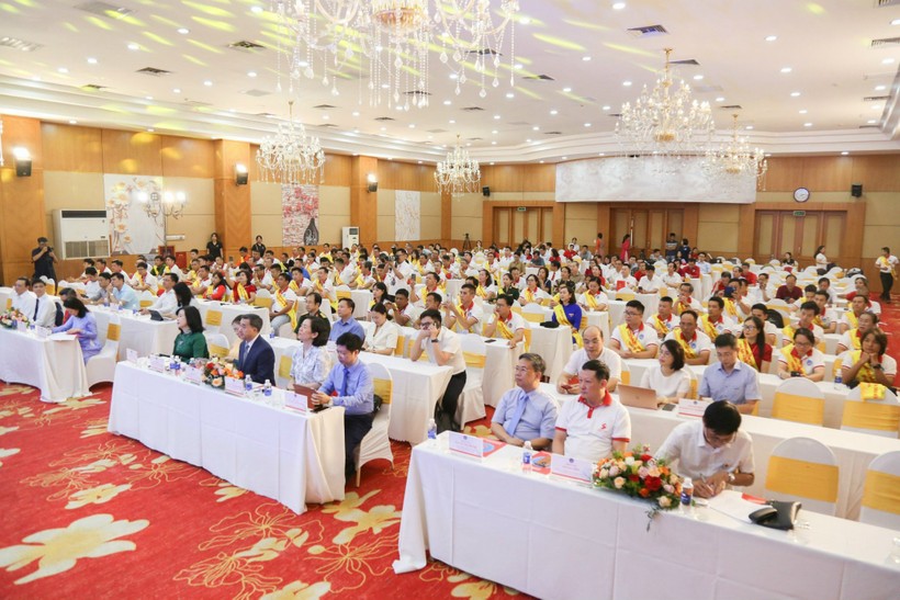Buổi lễ tôn vinh những người HMTN thu hút sự quan tâm của nhiều bộ, ngành IMG_7295.jpeg