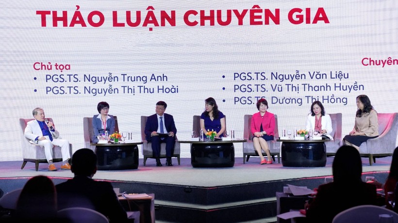 Các chuyên gia đầu ngành trong lĩnh vực từ điều trị đến dự phòng cùng thảo luận về giải pháp phòng ngừa zona tại Hội thảo khoa học “Phối hợp đa chuyên khoa - Ngừa zona toàn diện” (HN).jpg