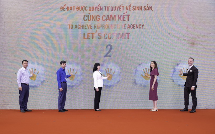 Cùng nhau cam kết "Quyền tự quyết về sinh sản trong một thế giới đang thay đổi" Cam ket.jpg