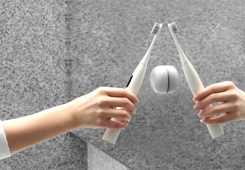 Đế sạc gắn lên tường. 