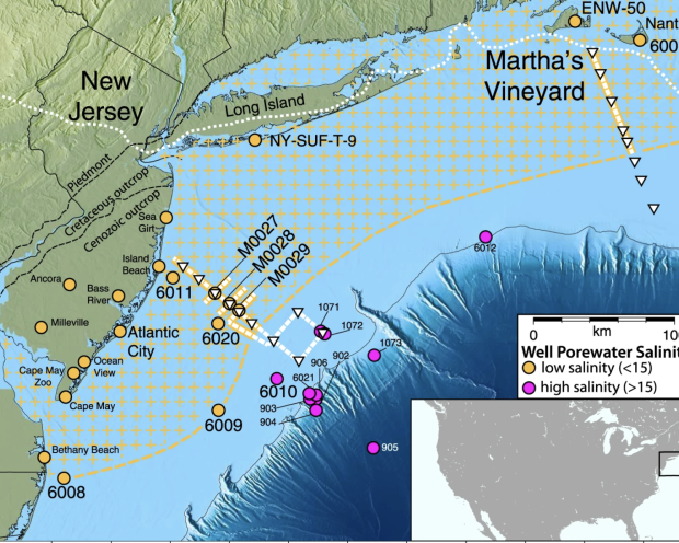 Hồi nước ngoài khơi bờ biển Hoa Kỳ, với phần da cam là nước có độ mặn thấp. Hồi nước ngoài khơi bờ biển Hoa Kỳ, với phần da cam là nước có độ mặn thấp.