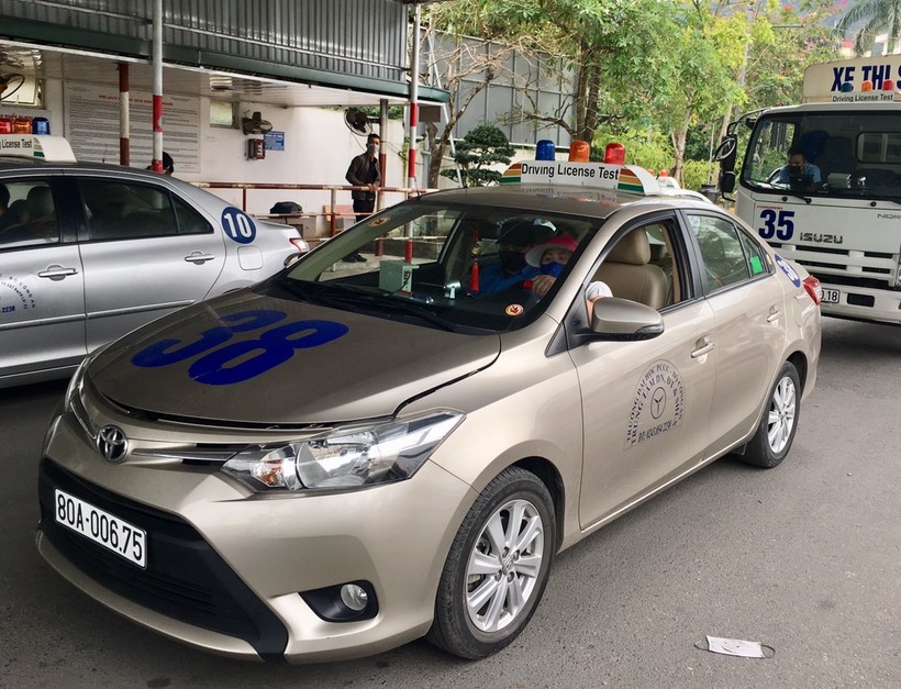 Dịch bệnh không ảnh hưởng nhiều đến lịch học và sát hạch của học viên. Ảnh: Hoàng Hiệp Dịch bệnh không ảnh hưởng nhiều đến lịch học và sát hạch của học viên. Ảnh: Hoàng Hiệp