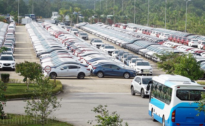 Sức mua ô tô sụt giảm mạnh trong đại dịch Covid-19 Sức mua ô tô sụt giảm mạnh trong đại dịch Covid-19