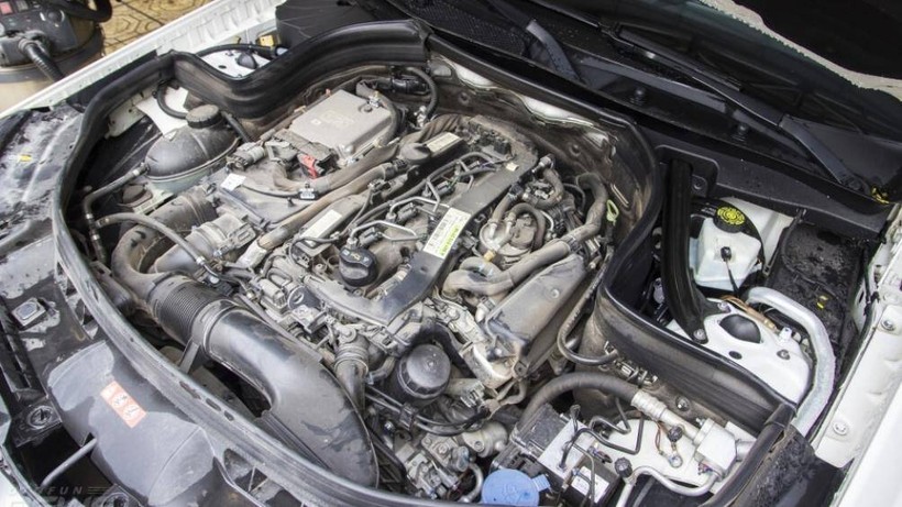 Khi bị ngập nước, hệ thống điện trong xe có thể bị chập cháy, gỉ sét