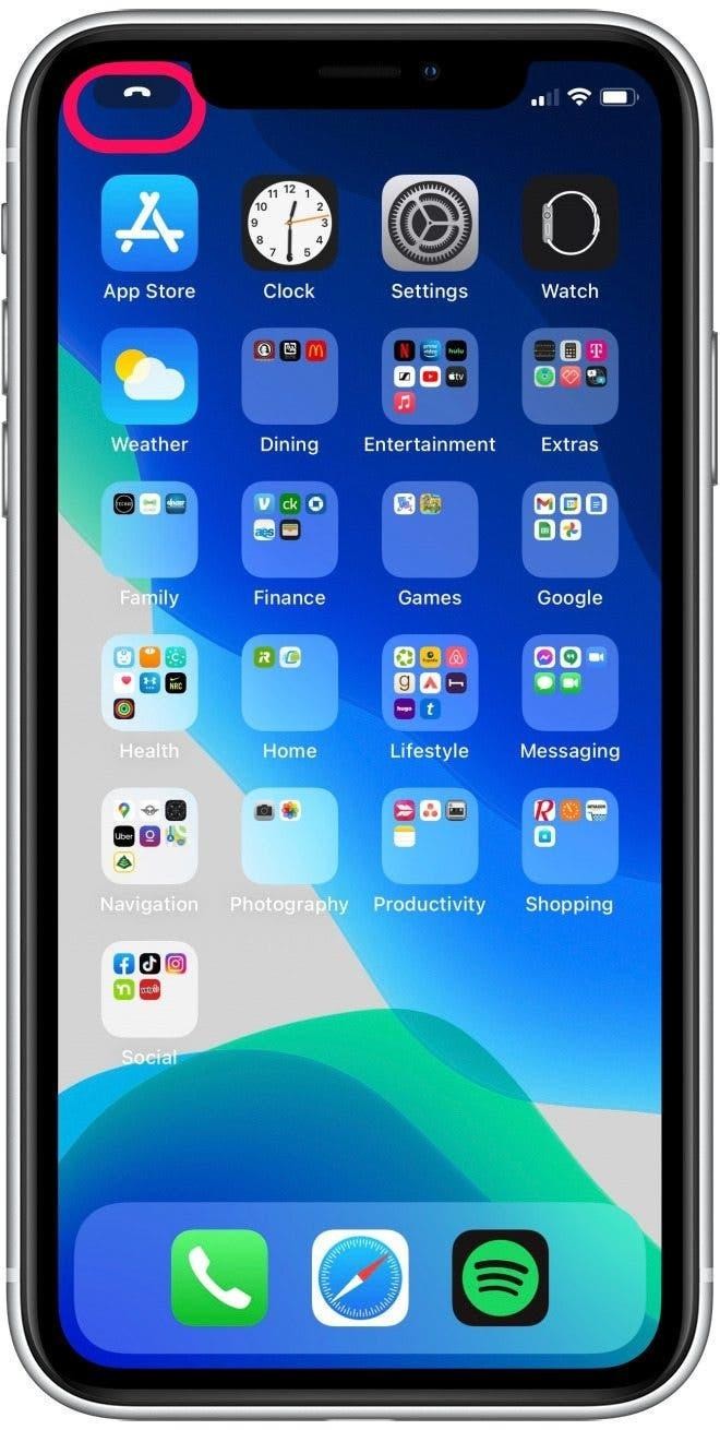 Vuốt lên ngược trở lại từ chế độ toàn màn hình sẽ làm tắt tiếng cuộc gọi, dù bạn vẫn có thể nhấn vào biểu tượng điện thoại màu xám ở góc trên cùng bên trái của điện thoại để đưa ra quyết định trả lời hoặc từ chối cuộc gọi. Vuốt lên ngược trở lại từ chế độ toàn màn hình sẽ làm tắt tiếng cuộc gọi, dù bạn vẫn có thể nhấn vào biểu tượng điện thoại màu xám ở góc trên cùng bên trái của điện thoại để đưa ra quyết định trả lời hoặc từ chối cuộc gọi.