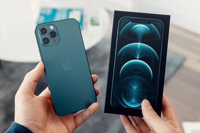 iPhone 12 Pro Max hiện là mẫu di động cao cấp bán chạy nhất tại nhiều hệ thống. iPhone 12 Pro Max hiện là mẫu di động cao cấp bán chạy nhất tại nhiều hệ thống.