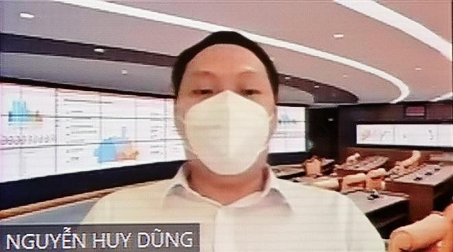 Thứ trưởng Bộ TT&TT Nguyễn Huy Dũng tham gia tọa đàm trực tuyến từ TPHCM.