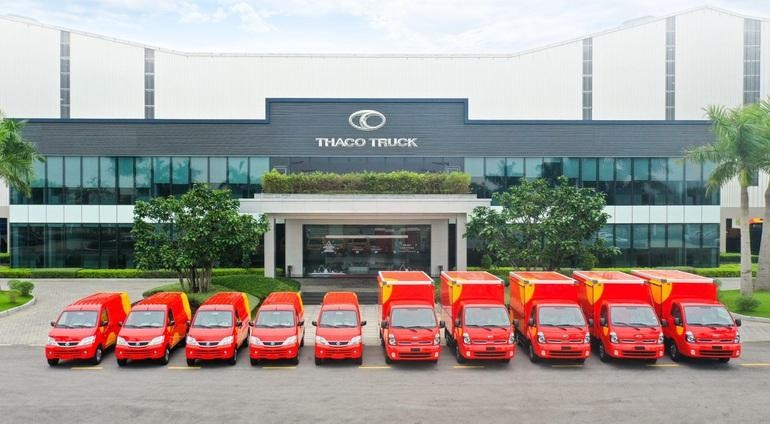 Lô xe Thaco Towner Van và Kia Frontier K200 tại nhà máy Thaco Tải trước giờ bàn giao cho khách hàng. Lô xe Thaco Towner Van và Kia Frontier K200 tại nhà máy Thaco Tải trước giờ bàn giao cho khách hàng.