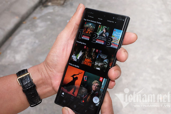 Netflix hiện là nền tảng cung cấp dịch vụ xem các bộ phim giải trí, truyền hình khá phổ biến tại Việt Nam. (Ảnh: Trọng Đạt) Netflix hiện là nền tảng cung cấp dịch vụ xem các bộ phim giải trí, truyền hình khá phổ biến tại Việt Nam. (Ảnh: Trọng Đạt)