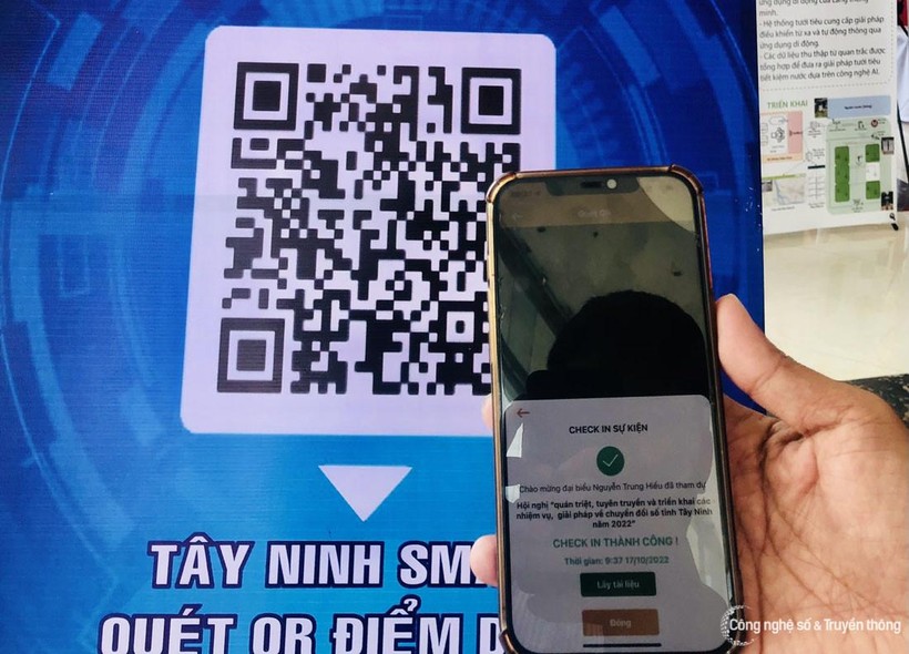 “Tây Ninh Smart” là ứng dụng duy nhất dùng chung cho cả chính quyền, doanh nghiệp và người dân, trên địa bàn tỉnh Tây Ninh. (Ảnh: M.Hải)
