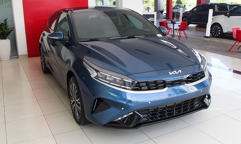 Kia K3 tại đại lý ở TP HCM. kia.jpeg
