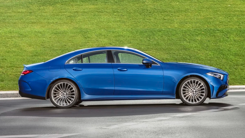 Mercedes-Benz CLS: Sedan CLS của Mercedes sẽ dừng sản xuất vào năm 2023 khi hãng xe Đức này thu gọn danh mục sản phẩm. Trong khi chiếc sedan bốn cửa này rời sân khấu, chiếc E-Class sedan được dựa trên thiết kế này vẫn tiếp tục được sản xuất.