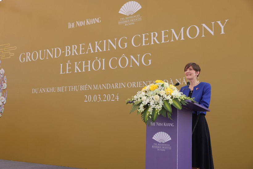 tong-lanh-su-uk-4336.jpg
