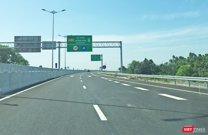 Bộ GTVT vừa có Công điện yêu cầu dừng thu phí trên toàn tuyến, đồng thời nghiêm khắc phê bình Chủ tịch HĐTV và Tổng giám đốc VEC Bộ GTVT vừa có Công điện yêu cầu dừng thu phí trên toàn tuyến, đồng thời nghiêm khắc phê bình Chủ tịch HĐTV và Tổng giám đốc VEC