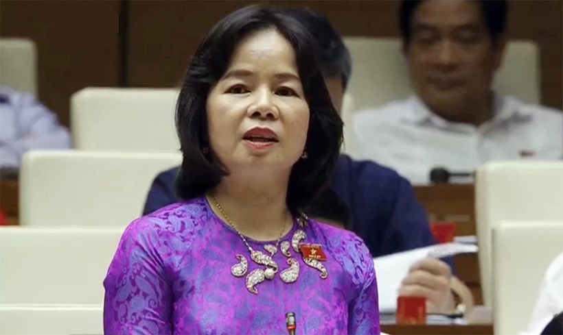 Đại biểu Phạm Thị Thu Trang (Quảng Ngãi) chất vấn Bộ trưởng Bộ GTVT Nguyễn Văn Thể Đại biểu Phạm Thị Thu Trang (Quảng Ngãi) chất vấn Bộ trưởng Bộ GTVT Nguyễn Văn Thể