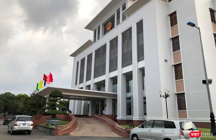 Kiểm toán nhà nước kiến nghị UBND tỉnh Quảng Nam kiểm điểm Chủ tịch UBND tỉnh, các cá nhân, tập thể liên quan trong việc bán tài sản trên đất không qua đấu giá; thu hồi các giấy chứng nhận quyền sử dụng đã cấp không đúng mục đích...