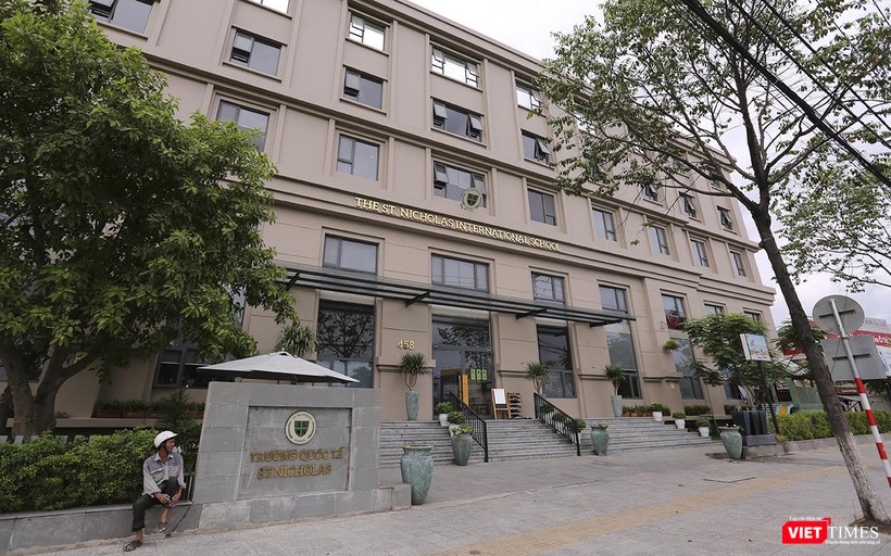 Trường St.Nicolas tự gắn thêm cụm từ “quốc tế” là không đúng với quy định. Trường St.Nicolas tự gắn thêm cụm từ “quốc tế” là không đúng với quy định.