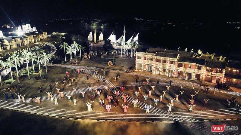 Toàn cảnh sân khấu chương trình Ký ức Hội An