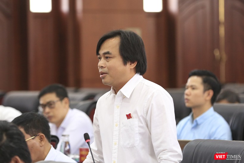 Ông Tô Văn Hùng, Giám đốc Sở TN&MT TP Đà Nẵng ý kiến về Đồ án điều chỉnh quy hoạch chung phát triển TP Đà Nẵng tại kỳ họp thứ 14 HĐND TP Đà Nẵng