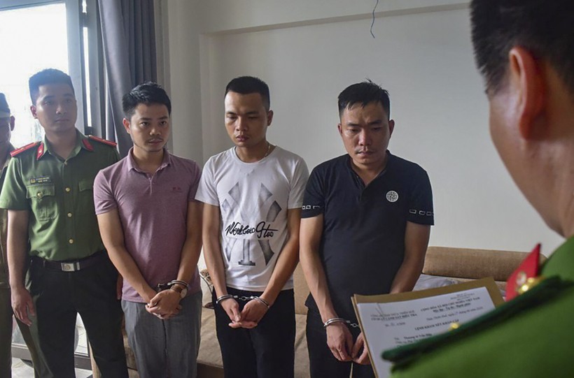 Cử nhân CNTT lập facebook, website ảo chiếm đoạt gần 120 tỷ đồng