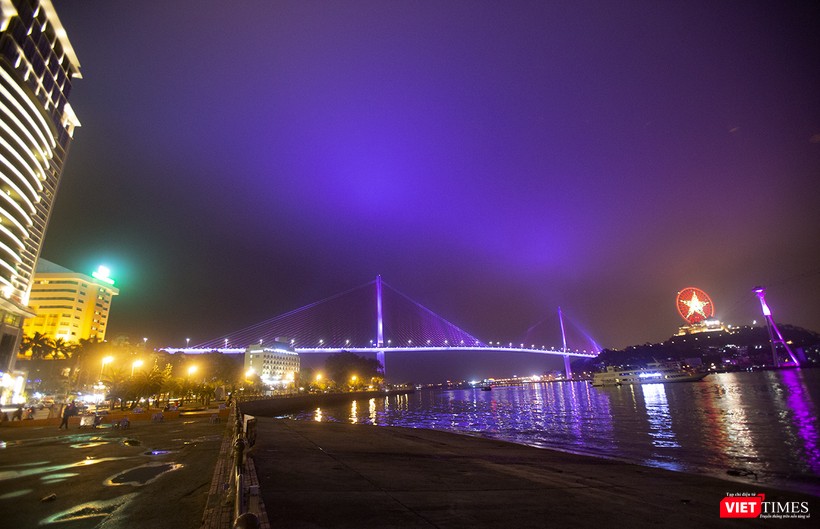 Một góc TP Quảng Ninh về đêm