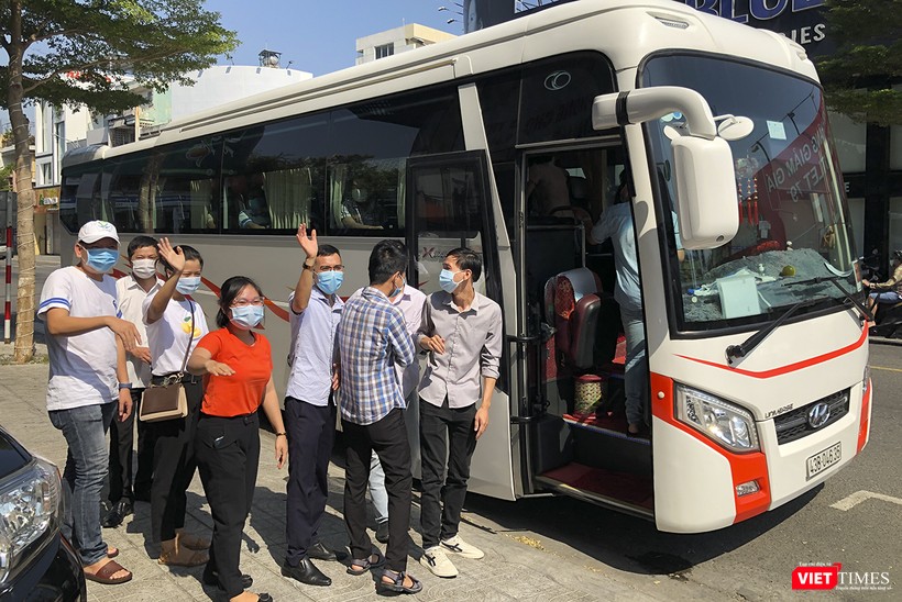 Đoàn y bác sỹ tỉnh Thừa Thiên Huế