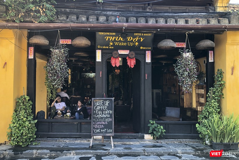 Một quán cà phê giữa lòng phố cổ Hội An