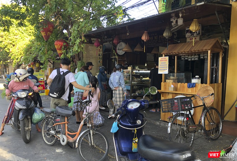 Bánh mỳ Phượng, một thương hiệu bánh mỳ gắn với phố Hội