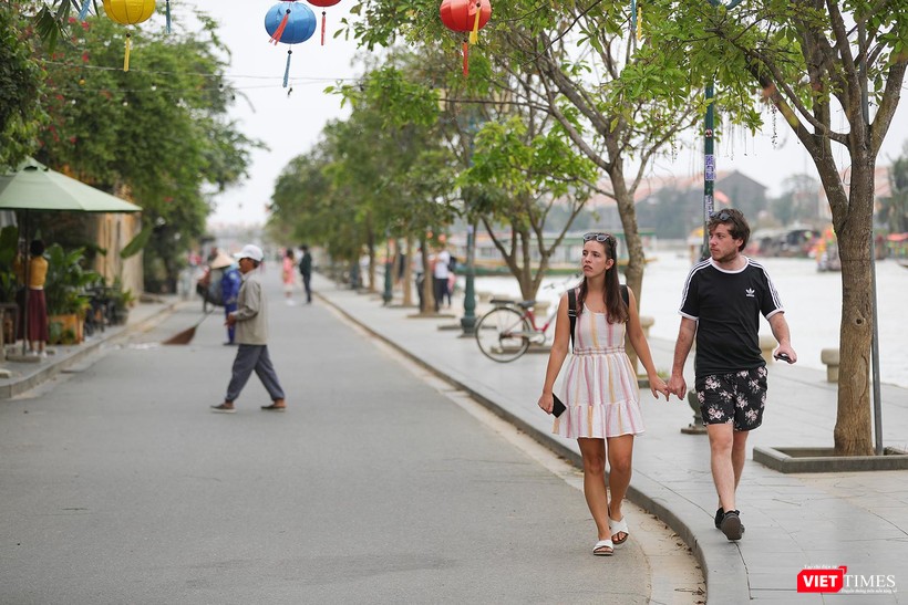 Du khách đến với Hội An