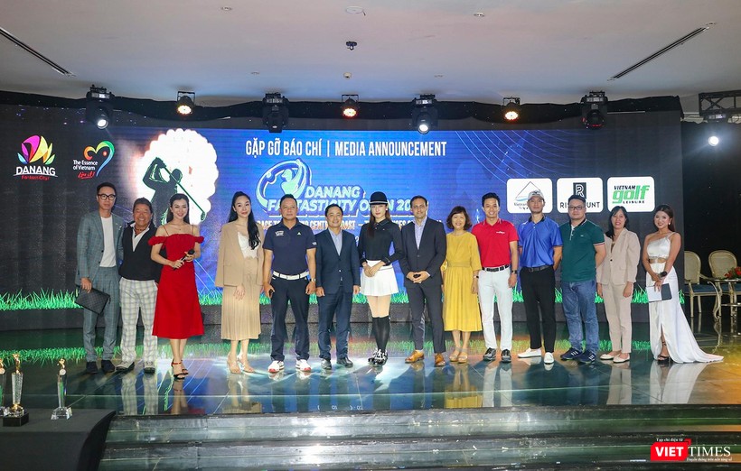 Lãnh đạo Sở Du lịch Đà Nẵng và các KOL&apos;s tham dự sự kiện công bố giải đấu Golf Danang FantastiCity Open 2021