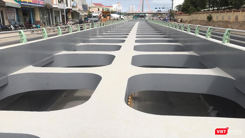 Mái hầm chui nhìn từ phía trên Mái hầm chui nhìn từ phía trên