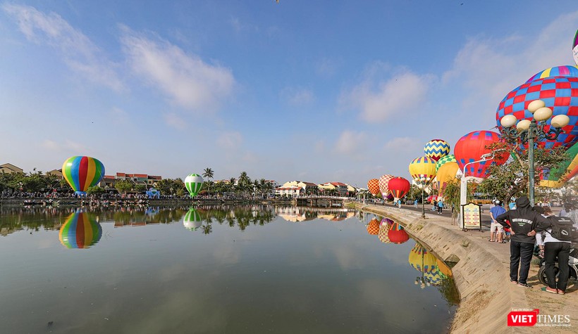 Sự kiện thu hút rất đông người dân và du khách