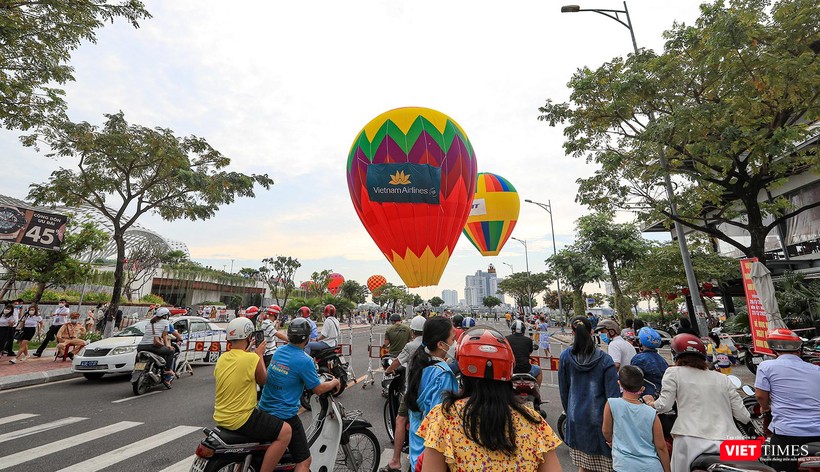 Sự kiện thu hút hàng người tham quan