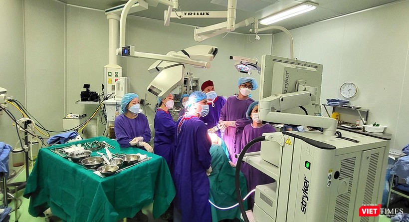 Ca phẫu thuật cho bệnh nhân bị đa u mỡ đối xứng tại Khoa Phẫu thuật tạo hình thẩm mỹ của Bệnh viện Hữu nghị Việt Đức Ca phẫu thuật cho bệnh nhân bị đa u mỡ đối xứng tại Khoa Phẫu thuật tạo hình thẩm mỹ của Bệnh viện Hữu nghị Việt Đức