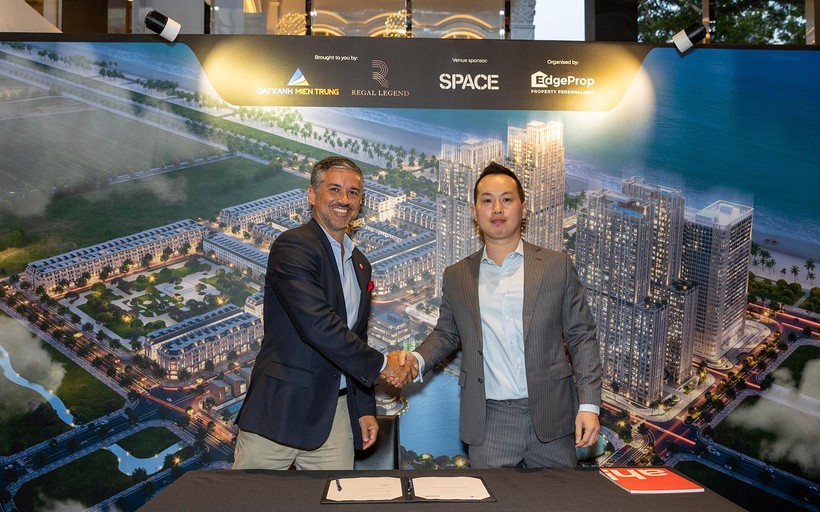 Đất Xanh Miền Trung luôn tìm kiếm những đối tác lớn trên thế giới để cùng hợp tác, phát triển, cho ra đời những sản phẩm bất động sản quy mô, đẳng cấp. Đất Xanh Miền Trung luôn tìm kiếm những đối tác lớn trên thế giới để cùng hợp tác, phát triển, cho ra đời những sản phẩm bất động sản quy mô, đẳng cấp.