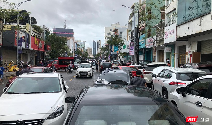 vt_ da nang xe o to nam la liet 1.jpg