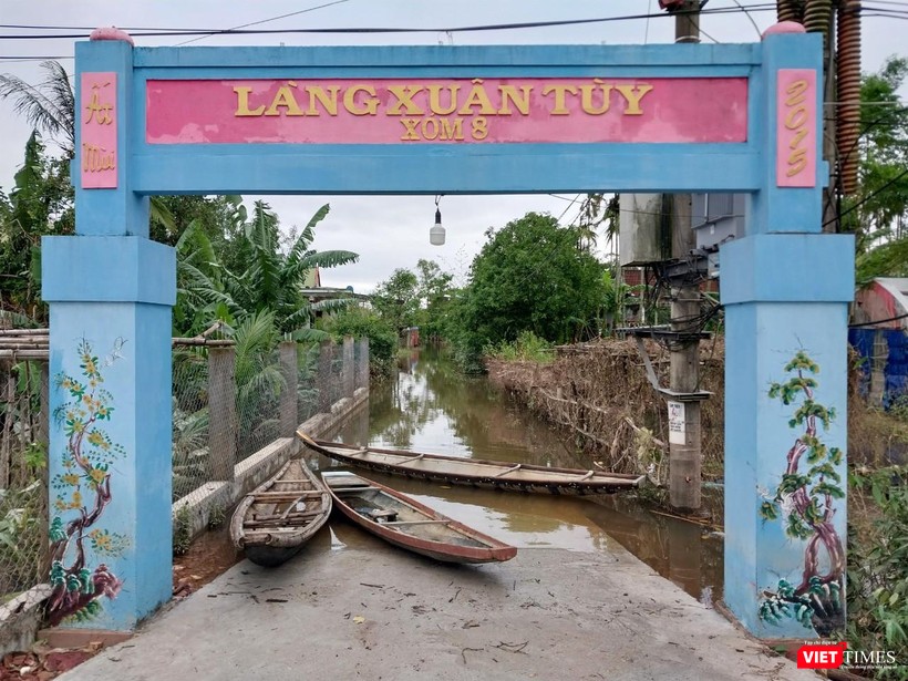 &quot;Bến sông&quot; bất đắc dĩ ngay trên tuyến đường liên thôn