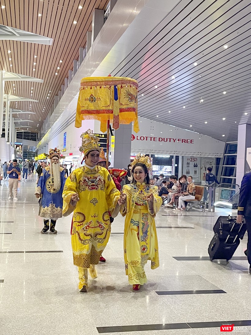 Trang phục Hoàng Cung Trang phục Hoàng Cung