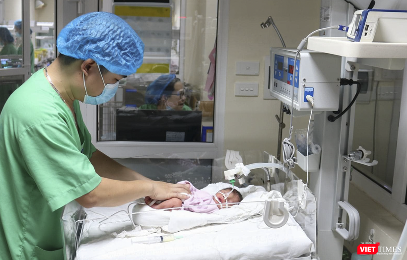 Trẻ sau sinh được chăm sóc đặc biệt (ảnh BVCC) vt-san-phu-2-5276.png