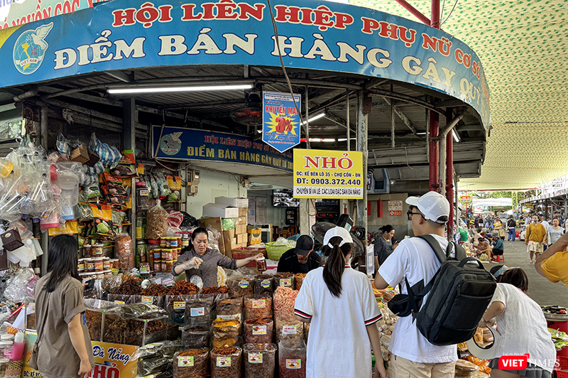 Nhiều tiểu thương còn e ngại khi bán hàng trực tuyến vt_tieu thuong 3.png