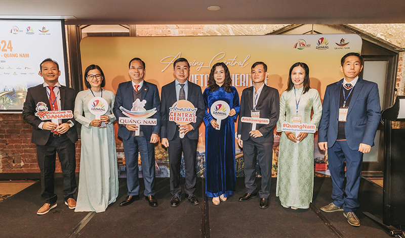 Lãnh đạo ngành Đà Nẵng - Thừa Thiên Huế - Quảng Nam chụp ảnh lưu niệm Chương trình xúc tiến du lịch tại Úc xuc tien du luch uc 2.png