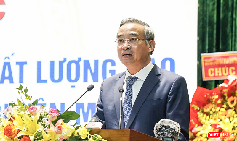Chủ tịch UBND TP Đà Nẵng Lê Trung Chinh phát biểu tại Toạ đàm khoa học các nhiệm vụ, giải pháp phát triển nguồn nhân lực chất lượng cao đáp ứng yêu cầu phát triển của Đà Nẵng trong kỷ nguyên mới.