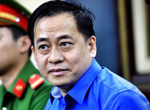 bị can Phan Văn Anh Vũ (thường được gọi là Vũ nhôm), còn có 2 cái tên khác là Lê Văn Sáu và Trần Đại Vũ, đã bị tuyên tổng cộng 25 năm tù trong 2 phiên tòa trước đó vào cuối năm 2018. Ảnh: VNE.
