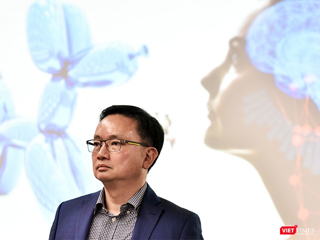 “Làm thế nào để gây dựng nên một công ty có thể phục vụ một tỷ người và hơn thế nữa?".