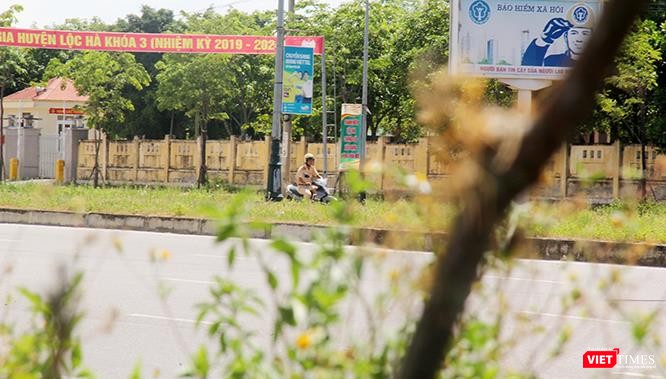 Những người phải tuyêt đối chấp hành luật giao thông đường bộ khi khoác lên bộ cảnh phục này khi ra đường thì ứng xử với luật pháp theo cách của mình.