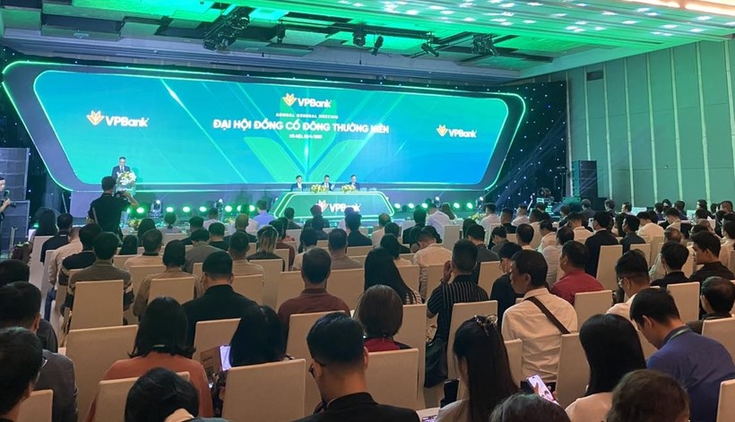 Toàn cảnh đại hội đồng cổ đông của VPBank. Ảnh: NM. 494189213_1284020893724647_7342650025814469244_n.jpg