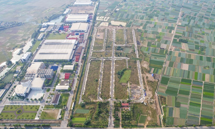 Bộ Tài chính đề xuất chuyển từ đất nông nghiệp sang đất ở chỉ phải nộp 30%. Ảnh: Bình An 