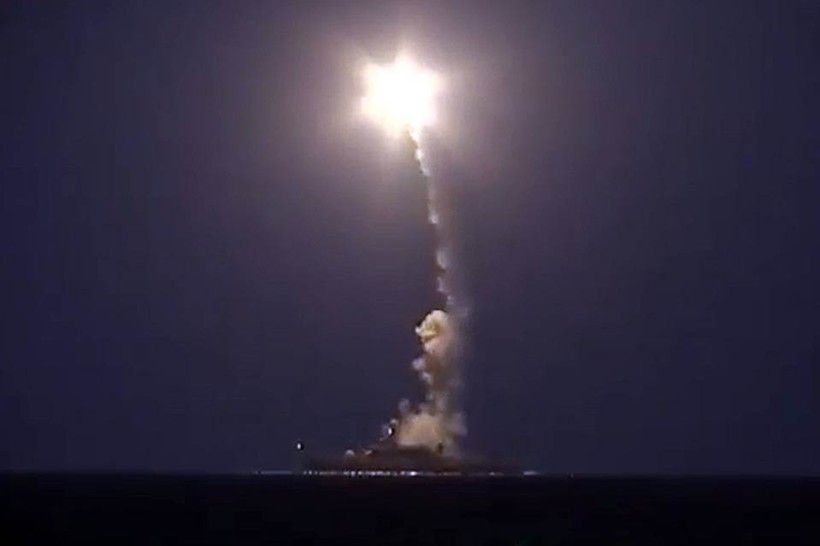Tàu chiến Nga bắn tên lửa hành trình tầm xa từ biển Caspian đánh khủng bố Syria cách đó 1.500km